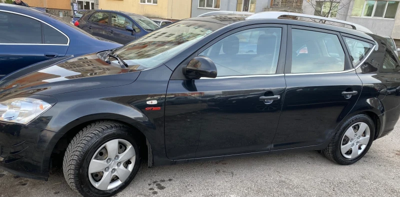 Kia Ceed, снимка 2 - Автомобили и джипове - 48104418