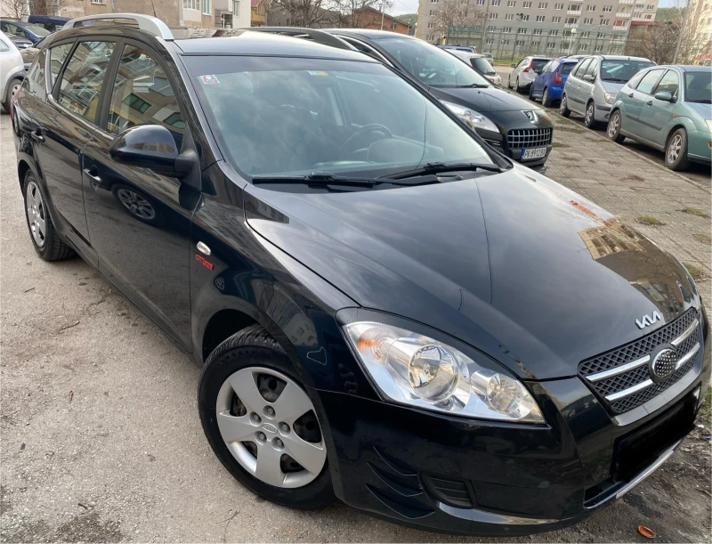 Kia Ceed, снимка 1 - Автомобили и джипове - 48104418