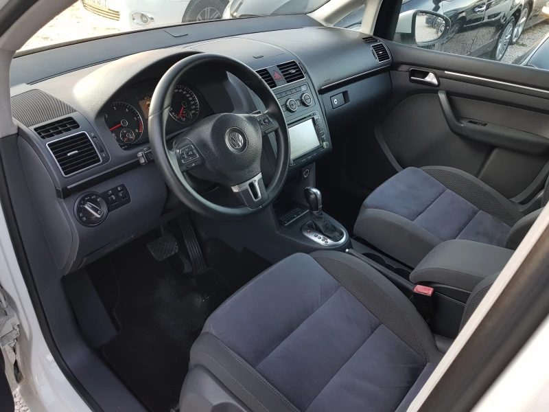 VW Touran 2.0 TDI-140 к.с. DSG 6+ 1 места ИТАЛИЯ ЛИЗИНГ, снимка 8 - Автомобили и джипове - 49009528