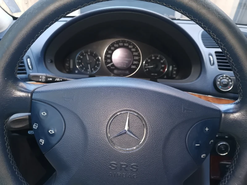 Mercedes-Benz E 320, снимка 9 - Автомобили и джипове - 51096611