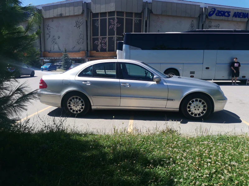 Mercedes-Benz E 320, снимка 3 - Автомобили и джипове - 51096611