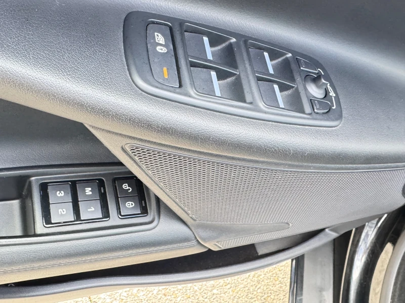 Jaguar XE 2.0T SWISS/FULL, снимка 16 - Автомобили и джипове - 52395721