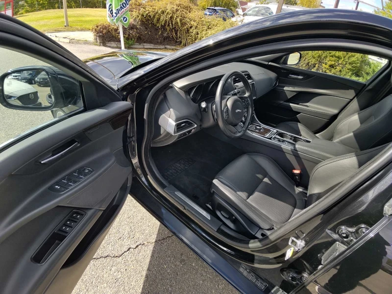 Jaguar XE 2.0T SWISS/FULL, снимка 10 - Автомобили и джипове - 52395721