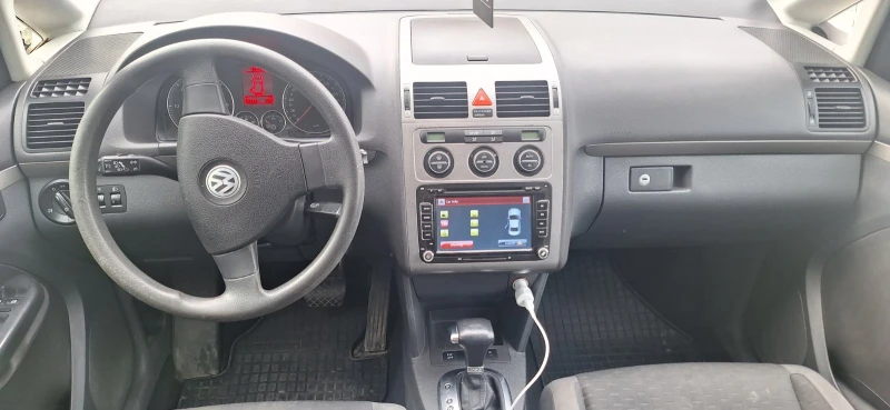 VW Touran 2.0 TDI 140hp DSG6, снимка 10 - Автомобили и джипове - 52040980