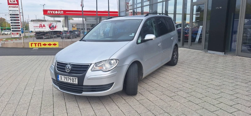 VW Touran 2.0 TDI 140hp DSG6, снимка 2 - Автомобили и джипове - 52040980