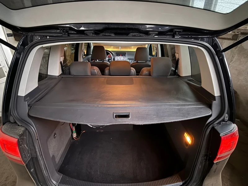 VW Touran 2.0TDI 140 2011 TOURAN !!!, снимка 12 - Автомобили и джипове - 53463598