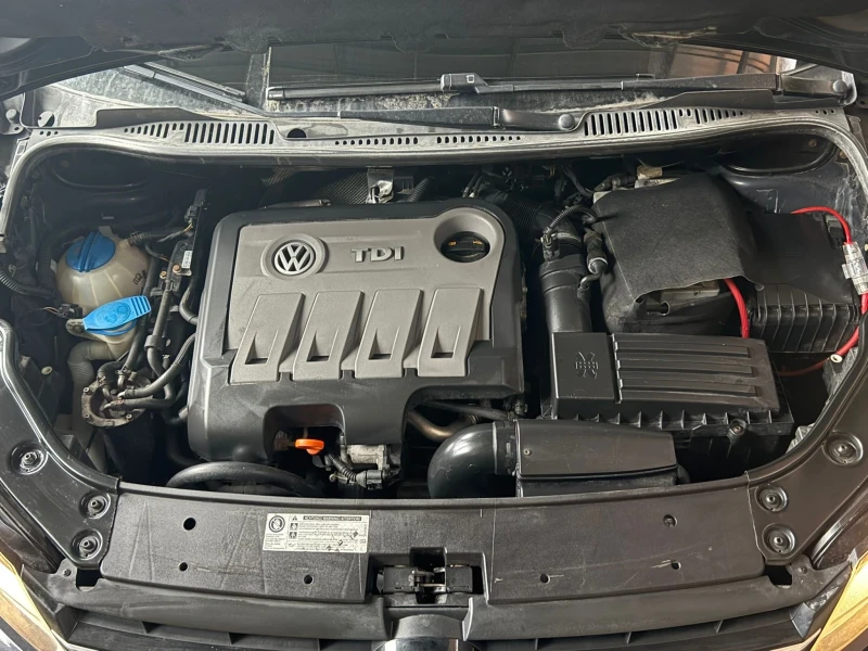 VW Touran 2.0TDI 140 2011 TOURAN !!!, снимка 15 - Автомобили и джипове - 53463598