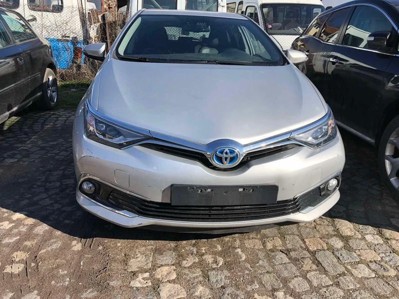 Toyota Auris feislift xibrid kombi 2br, снимка 1 - Автомобили и джипове - 29133720