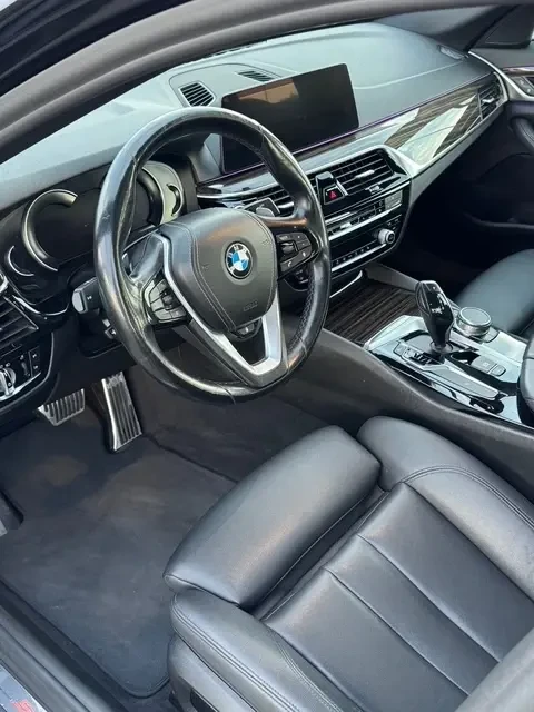 BMW 530 530iX, снимка 12 - Автомобили и джипове - 47448742