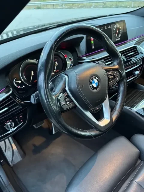 BMW 530 530iX, снимка 13 - Автомобили и джипове - 47448742