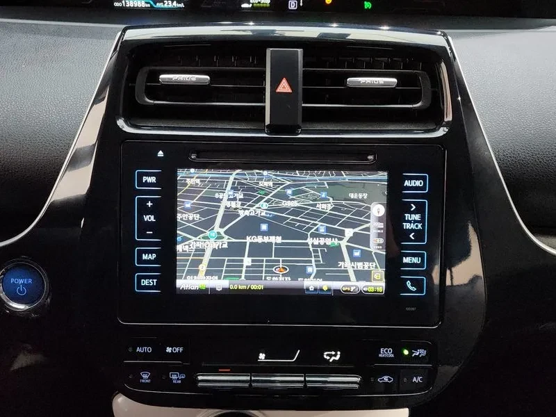 Toyota Prius PRIME 1.8, снимка 14 - Автомобили и джипове - 54923354