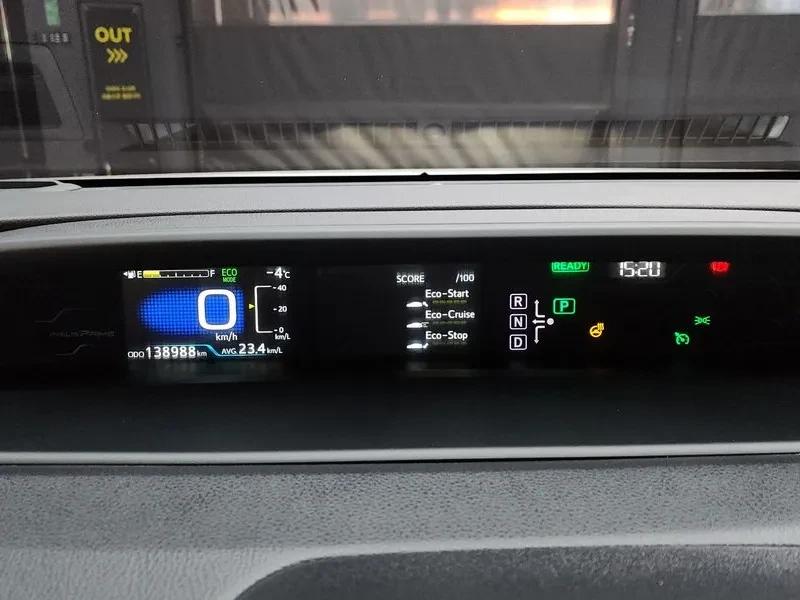 Toyota Prius PRIME 1.8, снимка 8 - Автомобили и джипове - 54923354