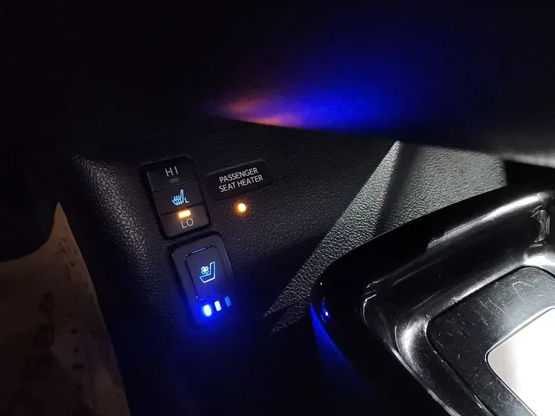 Toyota Prius PRIME 1.8, снимка 17 - Автомобили и джипове - 54923354