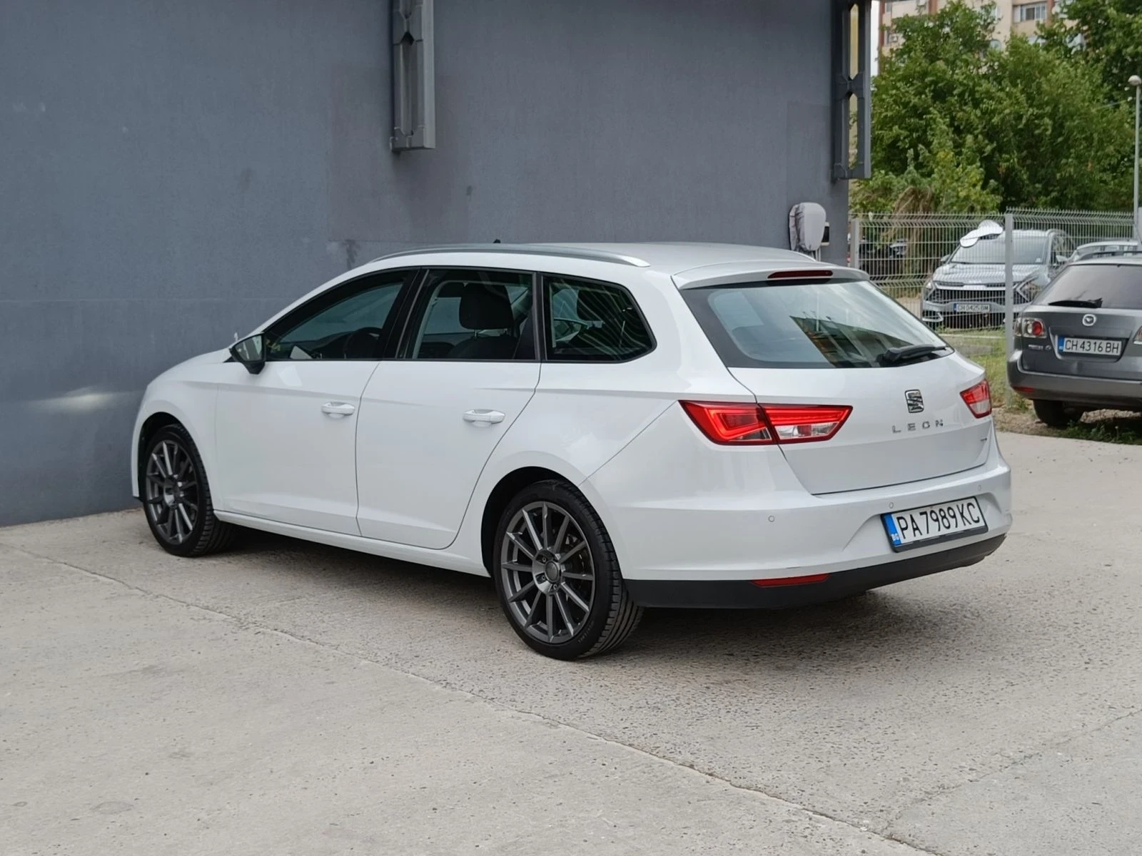 Seat Leon 1.6 TDi 110к.с. FULL LED EURO 6 - изображение 5