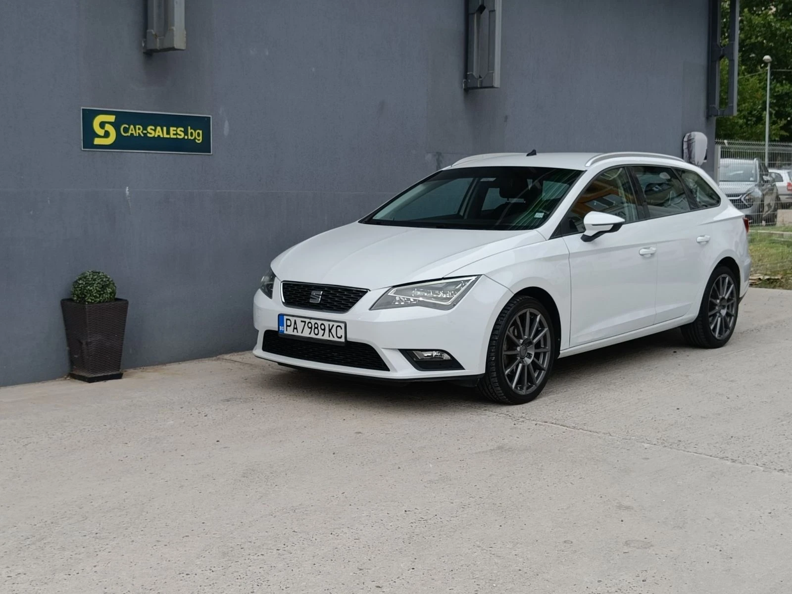 Seat Leon 1.6 TDi 110к.с. FULL LED EURO 6 - изображение 6