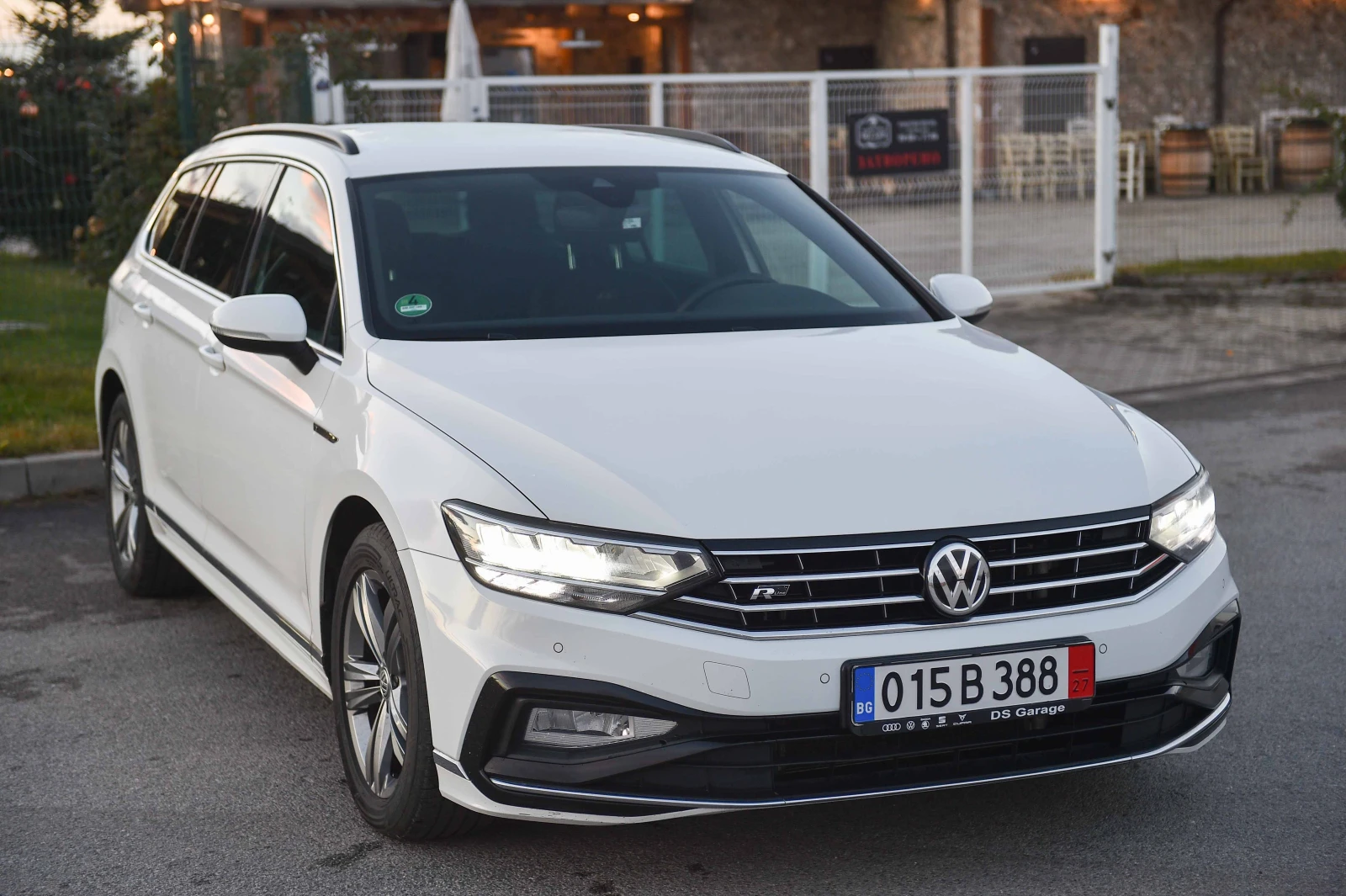 VW Passat 2.0TDI* R-LINE* Панорама* КАМЕРА* LED* ACC - изображение 2