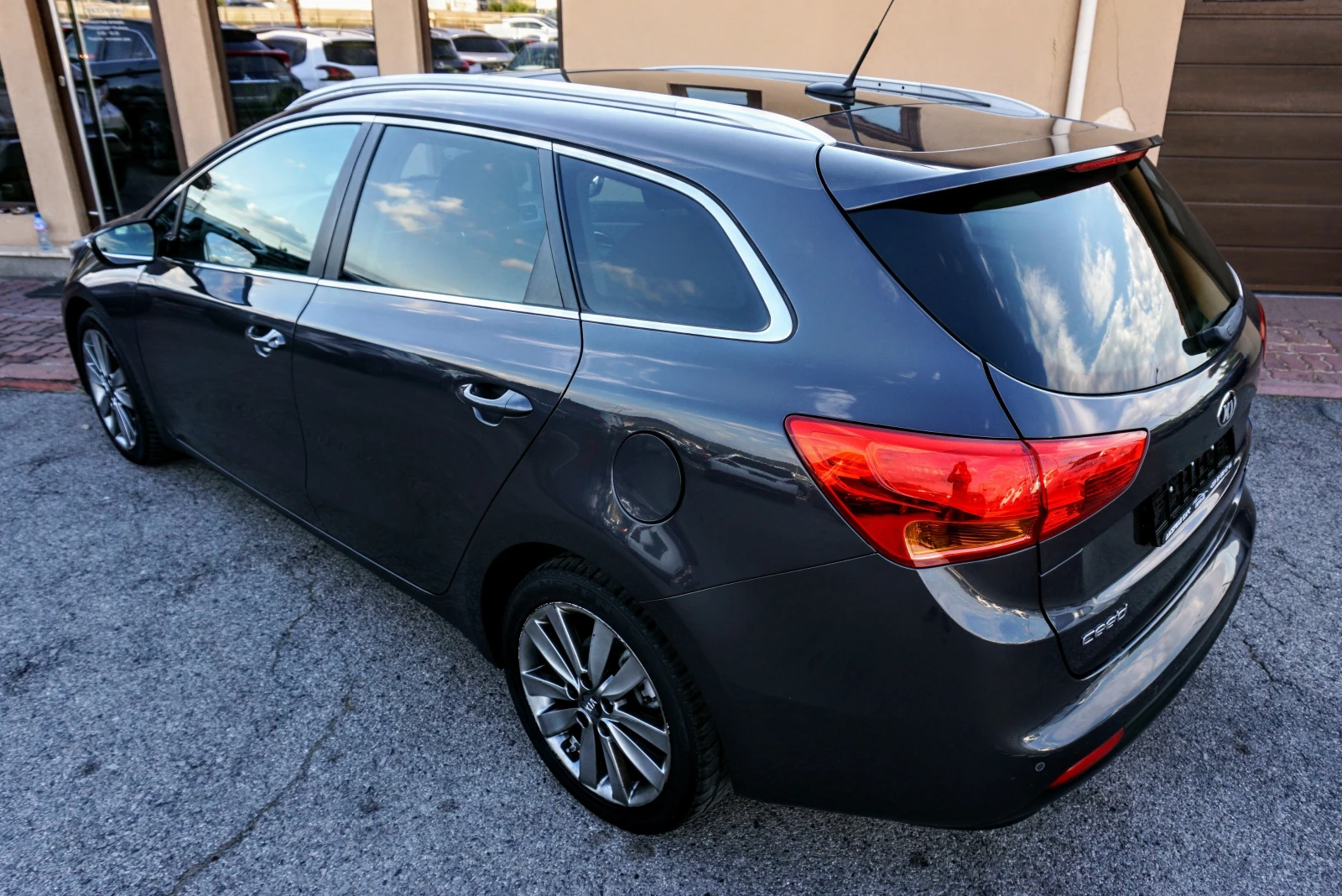 Kia Ceed 1.6CRDI CLASS - изображение 4