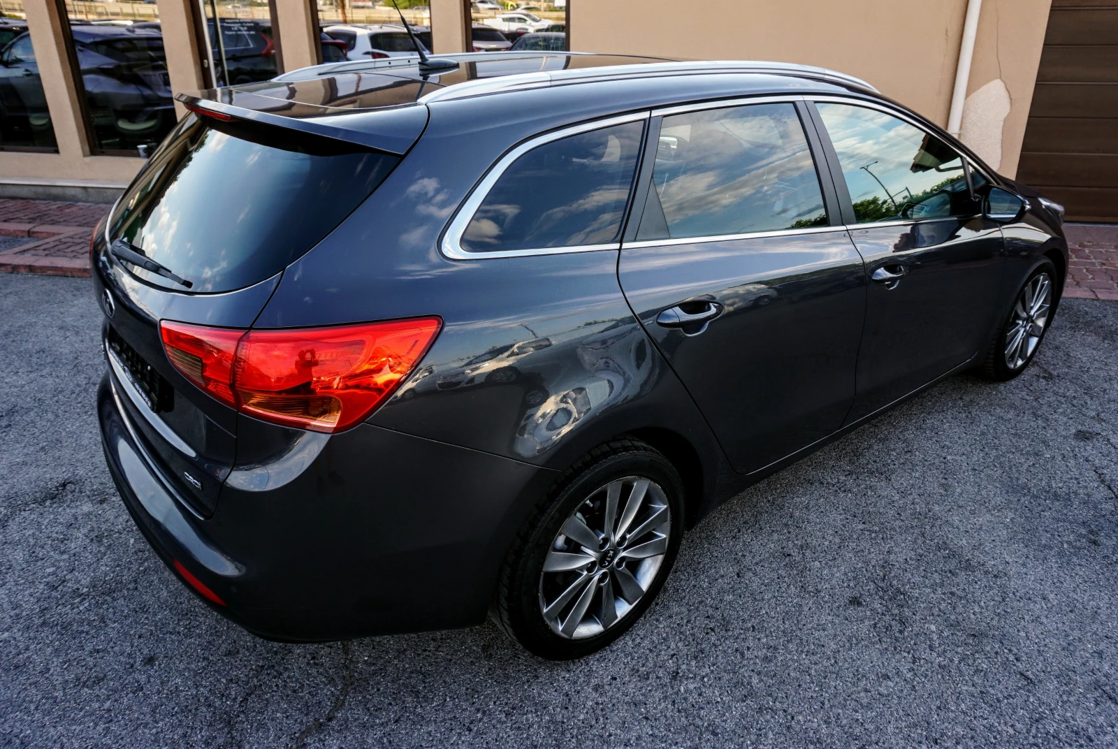Kia Ceed 1.6CRDI CLASS - изображение 3