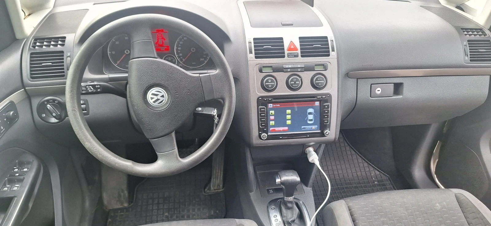 VW Touran 2.0 TDI 140hp DSG6 | Mobile.bg   11