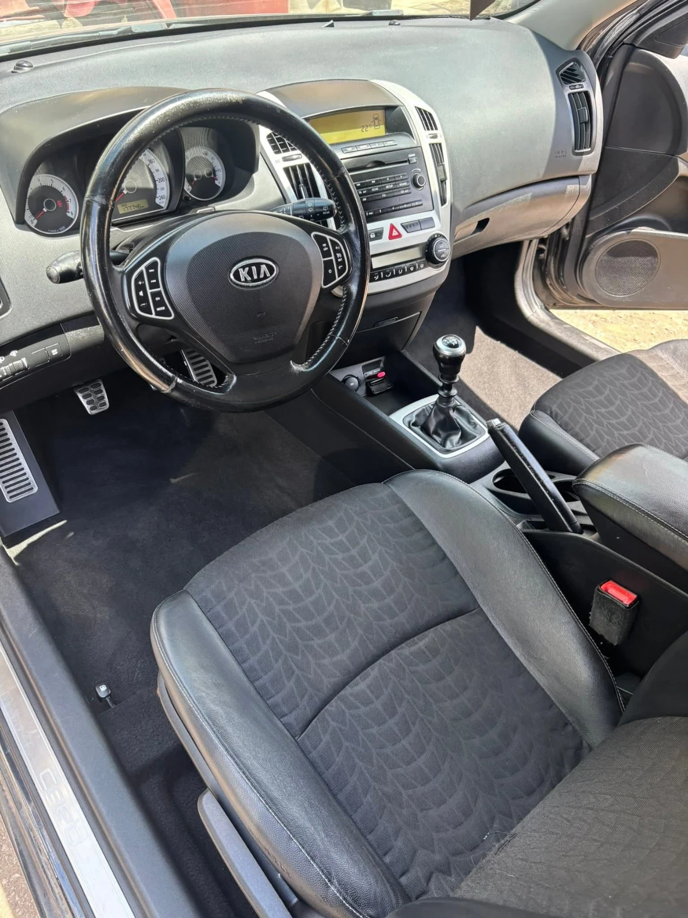 Kia Ceed, снимка 14 - Автомобили и джипове - 54357137
