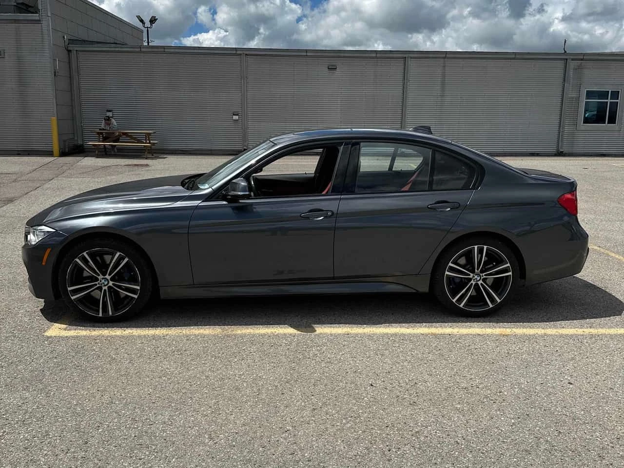 BMW 335 * M PERFORMANCE PACKAGE * ОТ ПРЕДСТАВИТЕЛСТВО, снимка 3 - Автомобили и джипове - 54906911