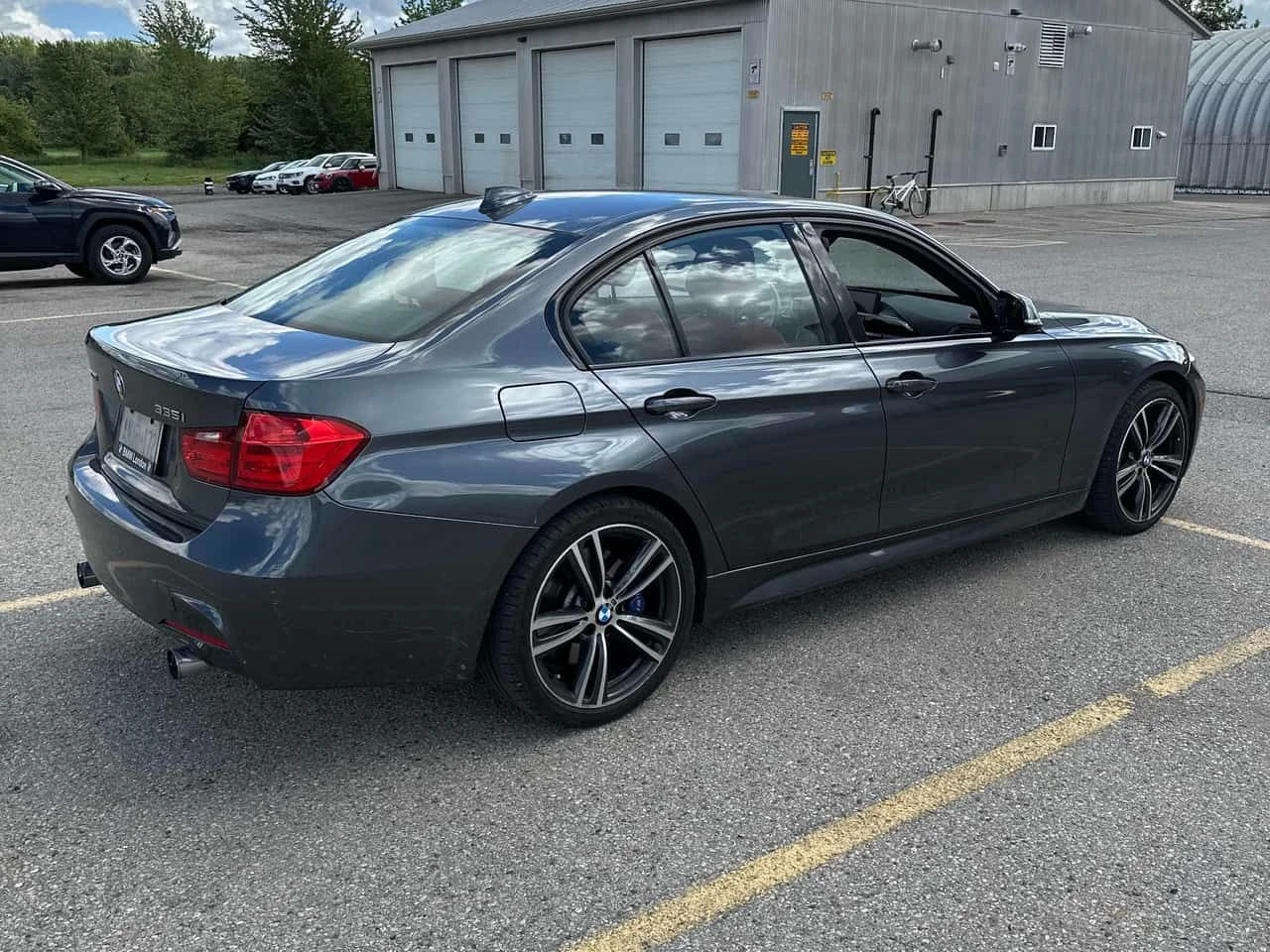 BMW 335 * M PERFORMANCE PACKAGE * ОТ ПРЕДСТАВИТЕЛСТВО, снимка 5 - Автомобили и джипове - 54906911