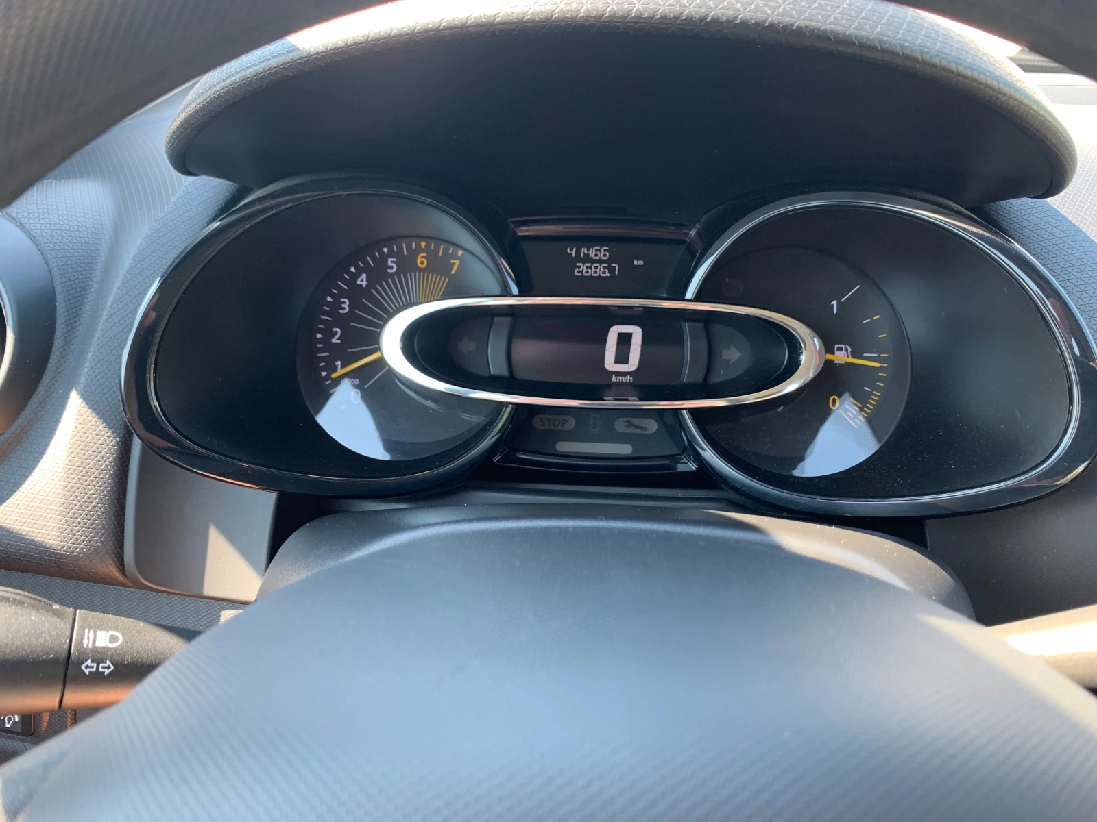 Renault Clio, снимка 14 - Автомобили и джипове - 55015920