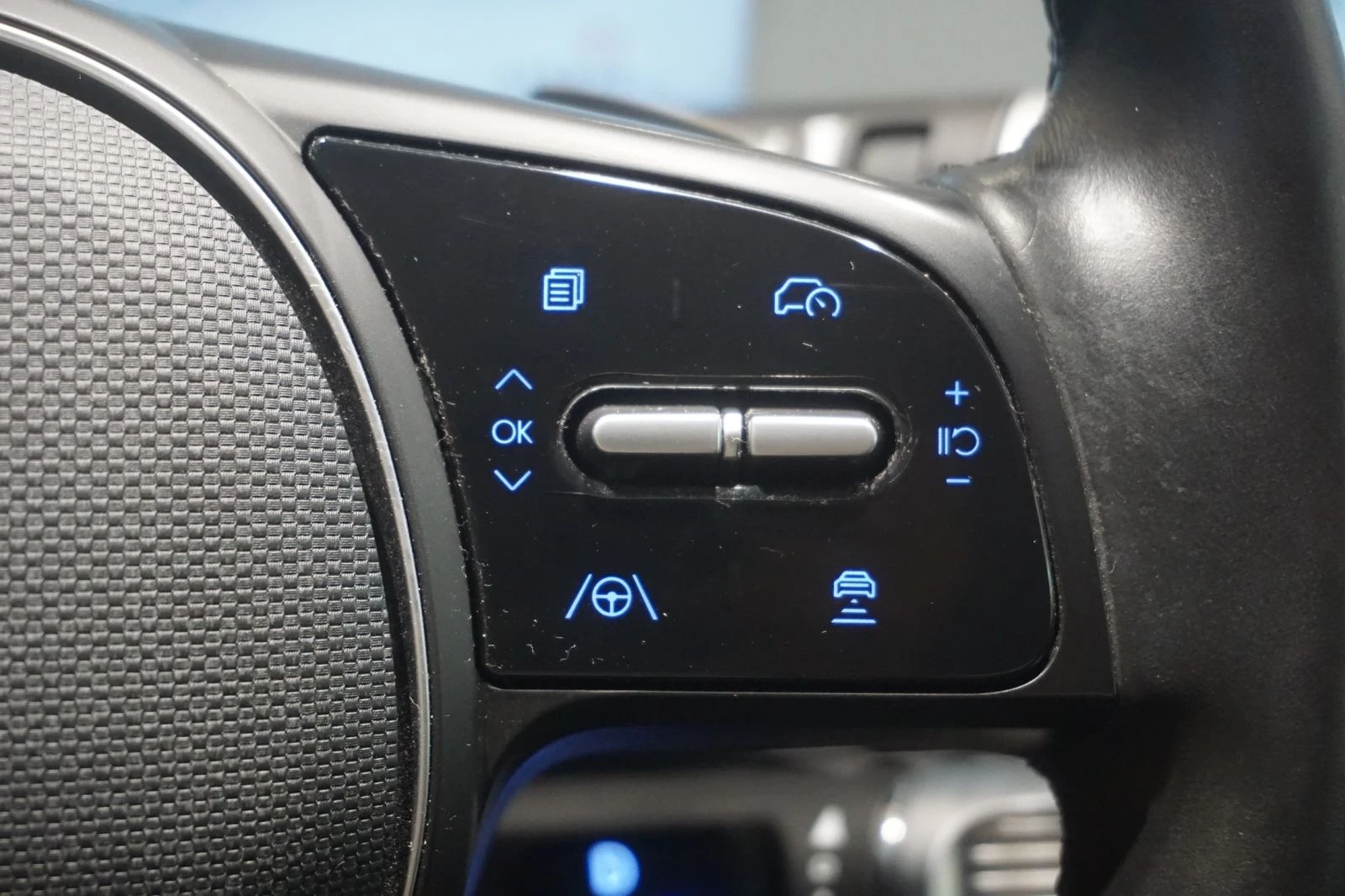 Hyundai Ioniq 5 72.6KWh/UNIQ/ГАРАНЦИЯ/360/HEADUP/BOSE/SOH100%, снимка 14 - Автомобили и джипове - 55170619