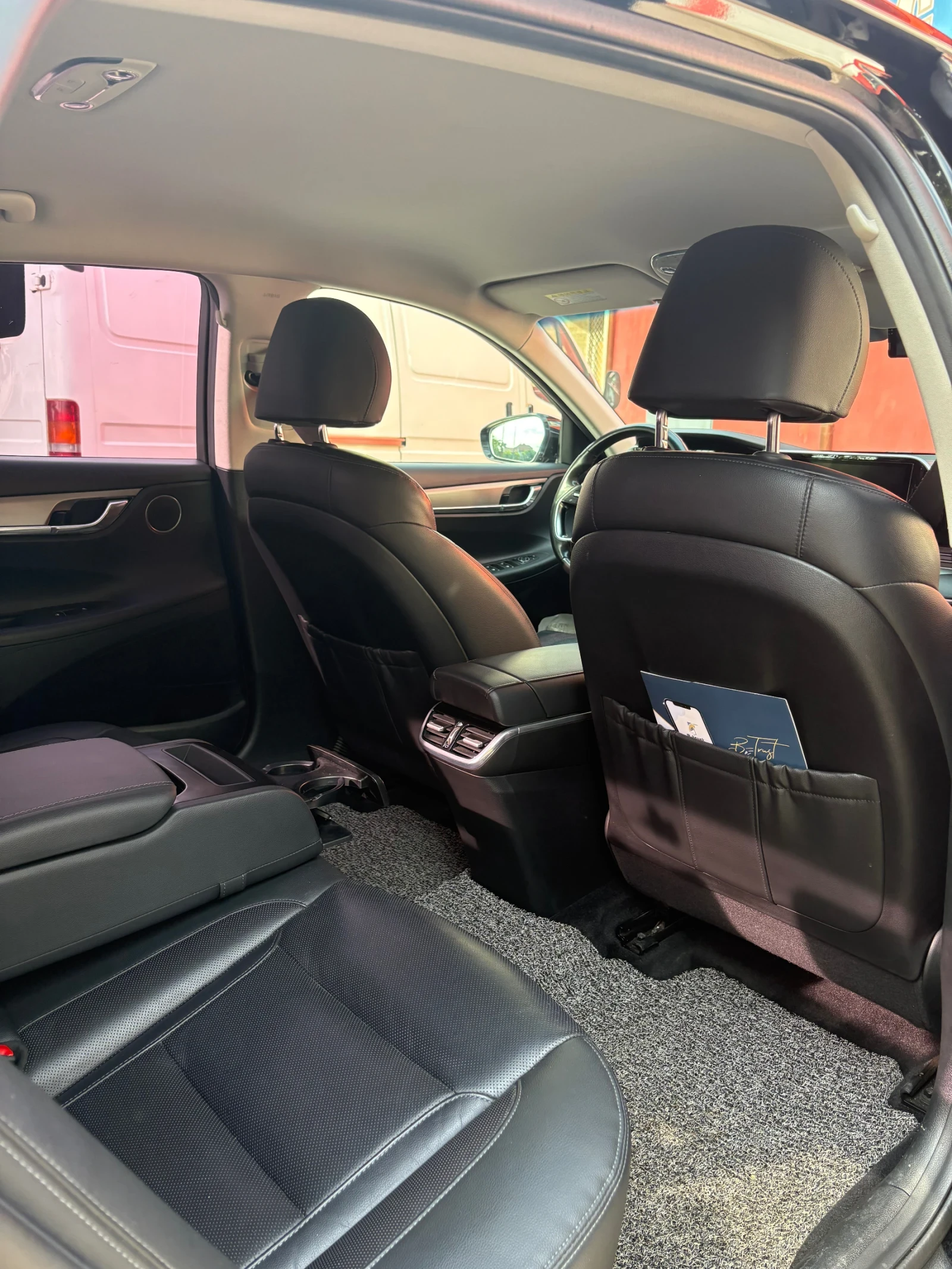 Hyundai Grandeur, снимка 8 - Автомобили и джипове - 55464570