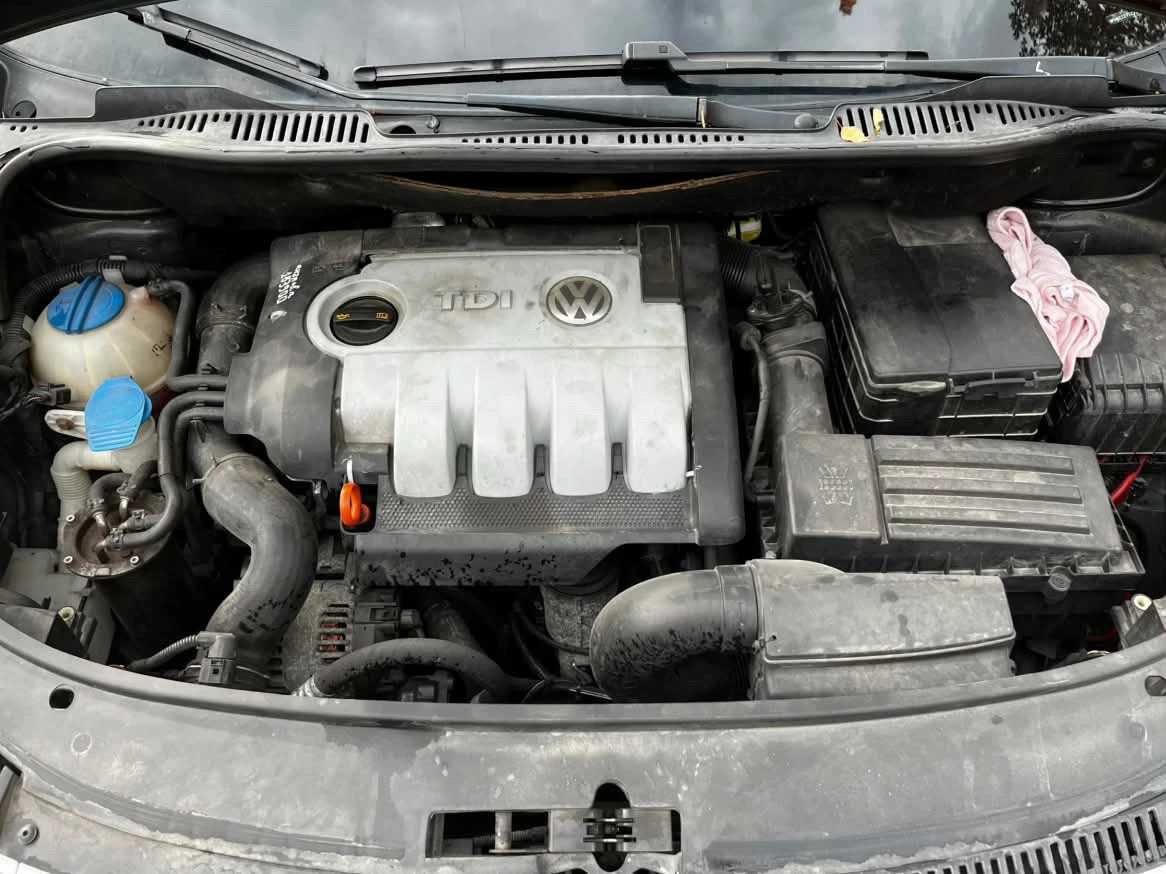 VW Touran 1.9TDI, снимка 10 - Автомобили и джипове - 56153552