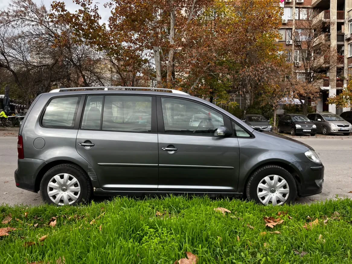 VW Touran 1.9TDI, снимка 5 - Автомобили и джипове - 56153552