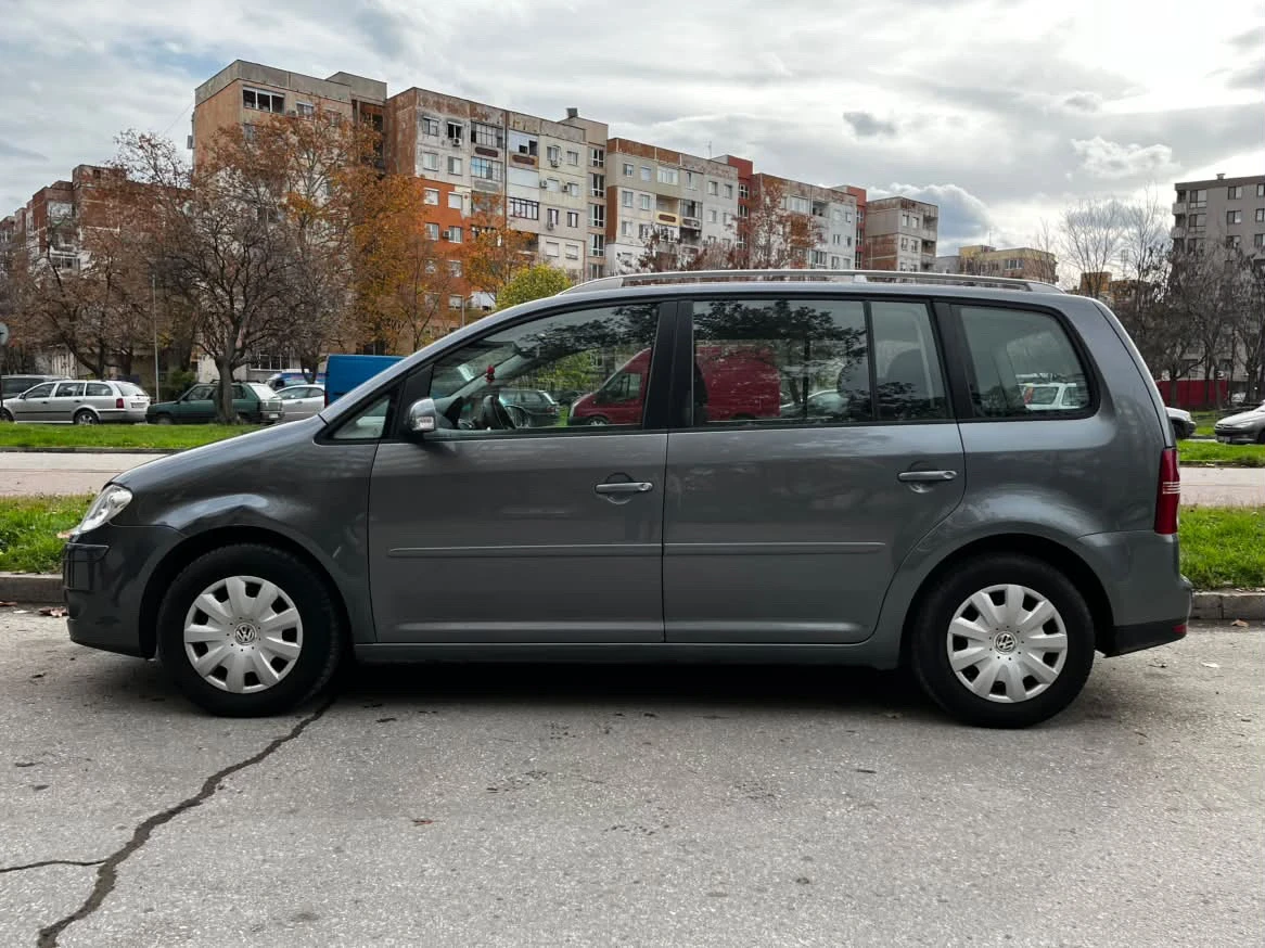 VW Touran 1.9TDI, снимка 3 - Автомобили и джипове - 56153552