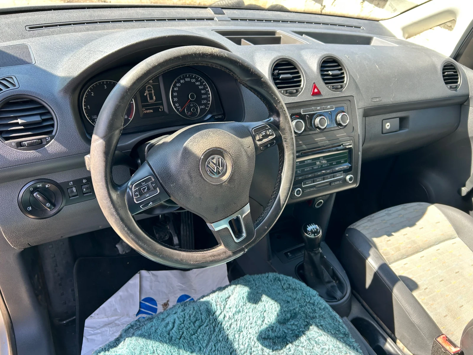VW Caddy, снимка 7 - Автомобили и джипове - 56340782