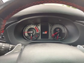 Toyota Hilux GR SPORT , снимка 11