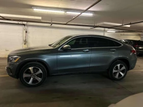 Mercedes-Benz GLC 300 4MATIC Coupe | 360  | KEYLESS | PANO | CARFAX, снимка 2 - Автомобили и джипове - 53639239