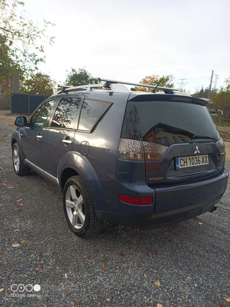 Mitsubishi Outlander, снимка 4 - Автомобили и джипове - 52885072