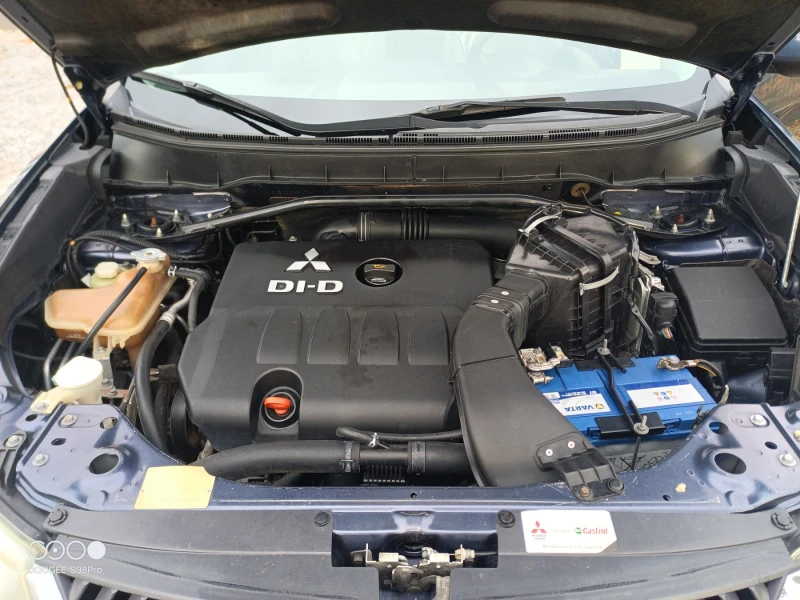 Mitsubishi Outlander, снимка 7 - Автомобили и джипове - 52885072