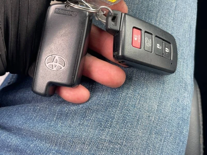 Toyota Highlander * AWD XLE * 2 КЛЮЧА * 7 МЕСТЕН * ДИСТРОНИК, снимка 11 - Автомобили и джипове - 55734988