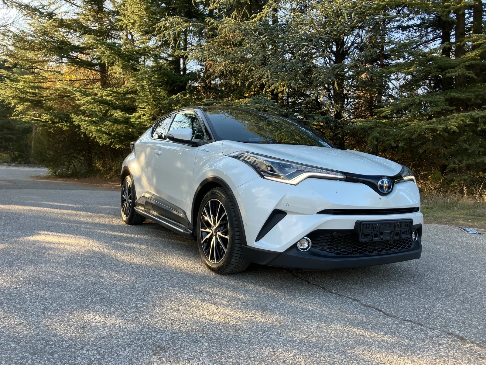 Toyota C-HR 1.8* Hybrid* FULL* LED - изображение 2