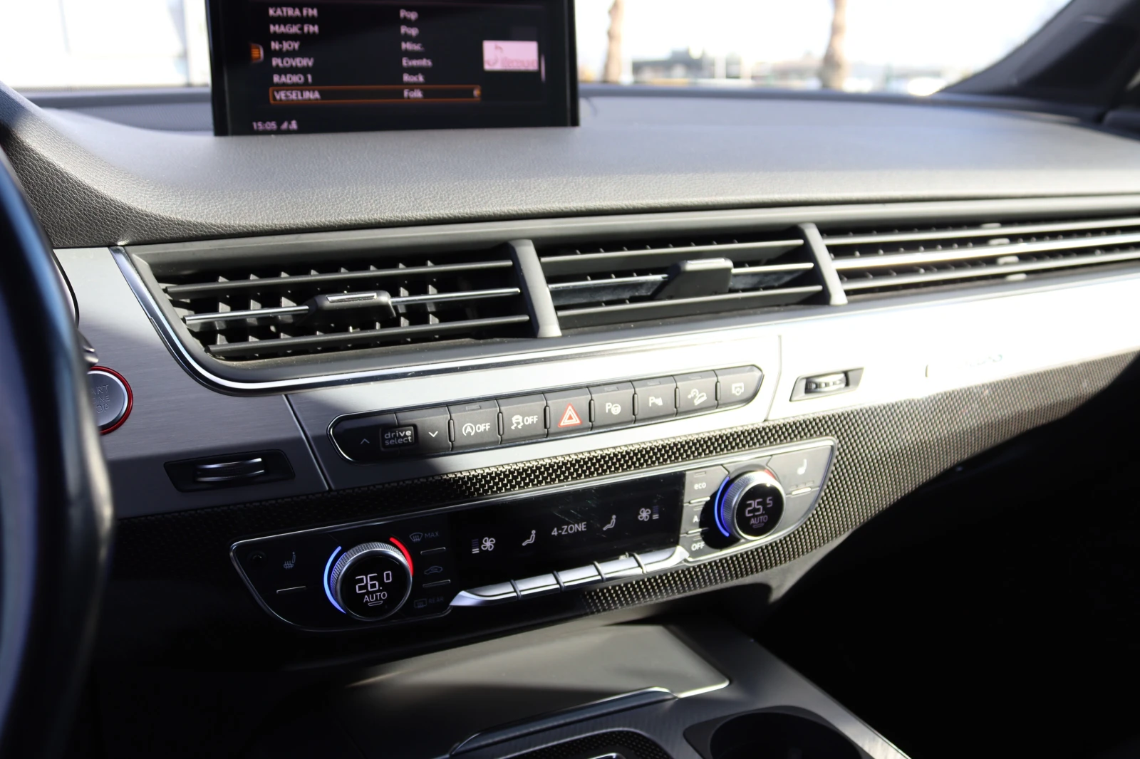 Audi SQ7 6+ 1* Matrix* Carbon* Exclusive* HP* ЛИЗИНГ*  - изображение 9