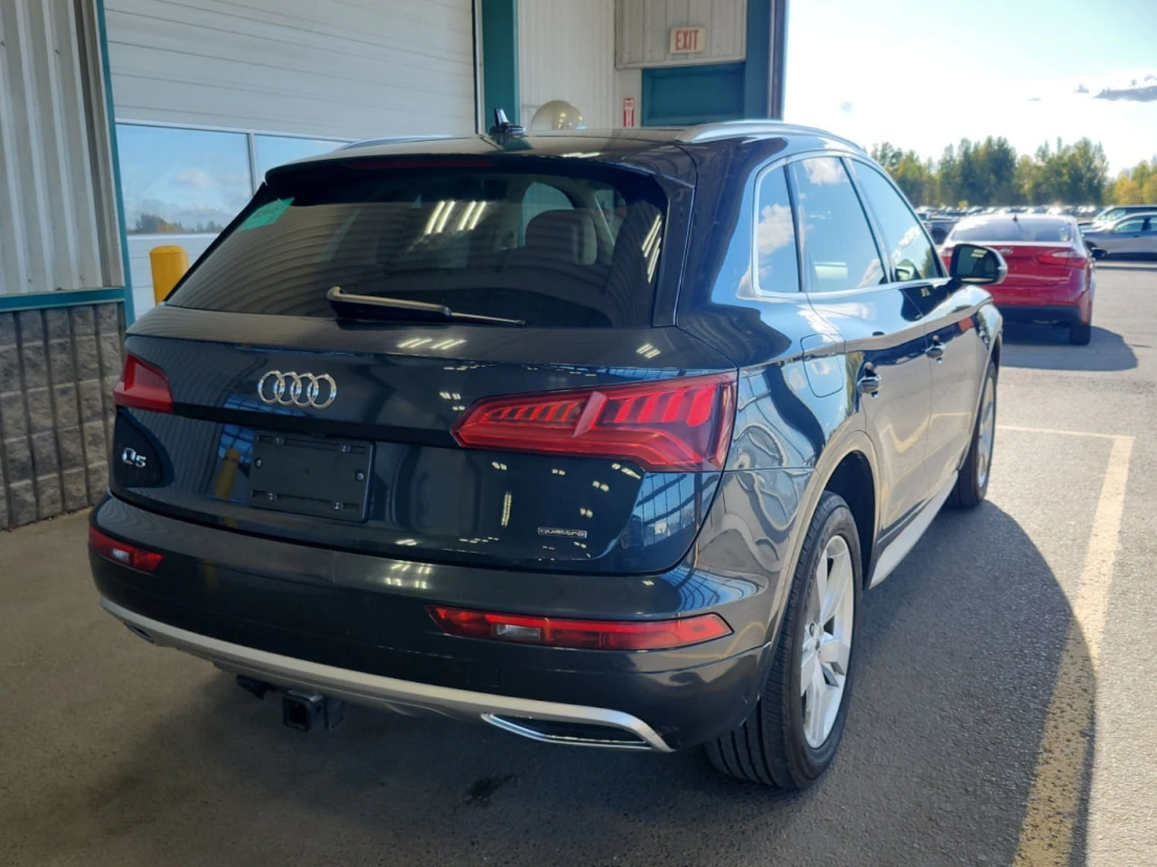 Audi Q5 * АВТО КРЕДИТ* ЦЕНА ДО БГ * СЕРВИЗНА ИСТОРИЯ *  - изображение 3