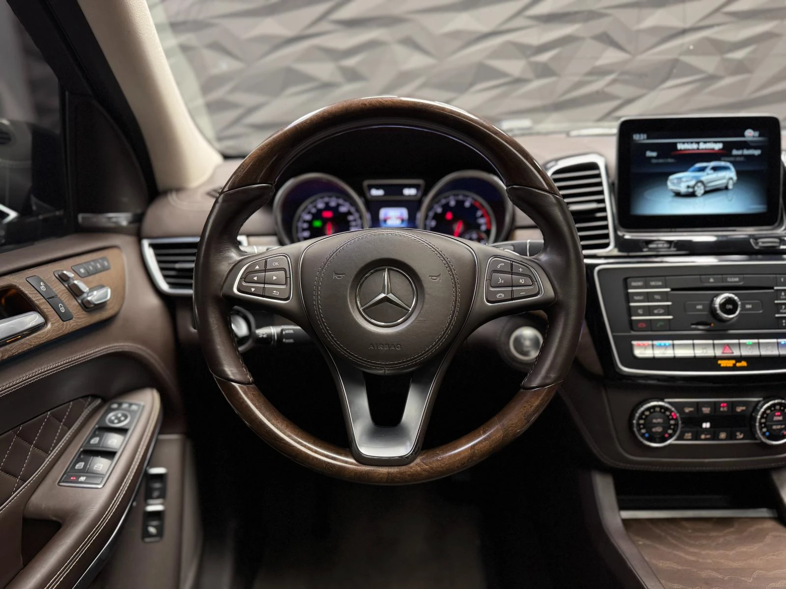 Mercedes-Benz GLS 550 4Matic* 360* Обдухване* Pano* H&K* 7 seats - изображение 6