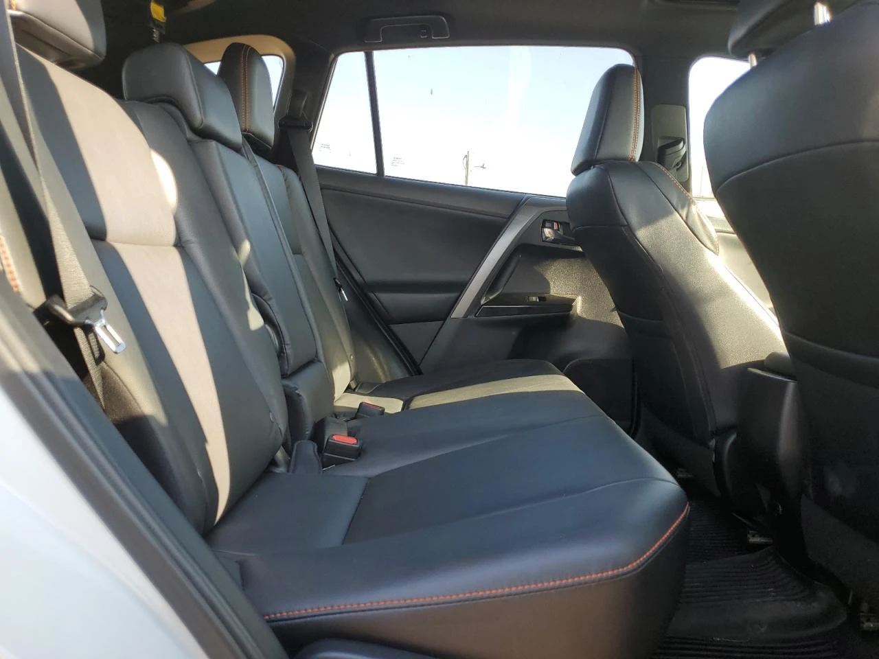 Toyota Rav4 SE - изображение 10