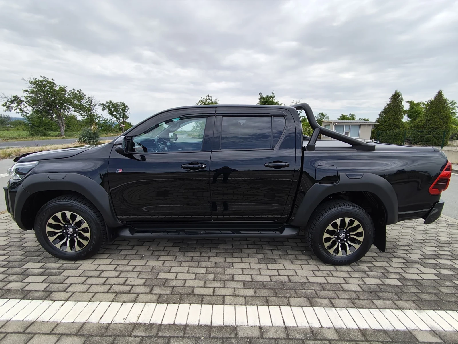 Toyota Hilux GR SPORT  - изображение 8