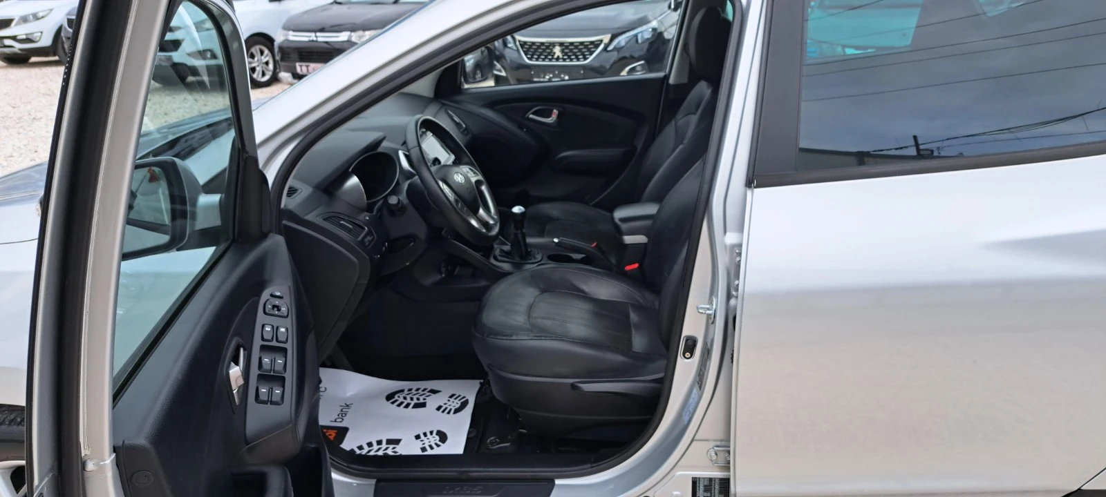 Hyundai IX35 2.0i 163kc EUR5 Navi, Кожа, панорама, камера, снимка 9 - Автомобили и джипове - 54044859