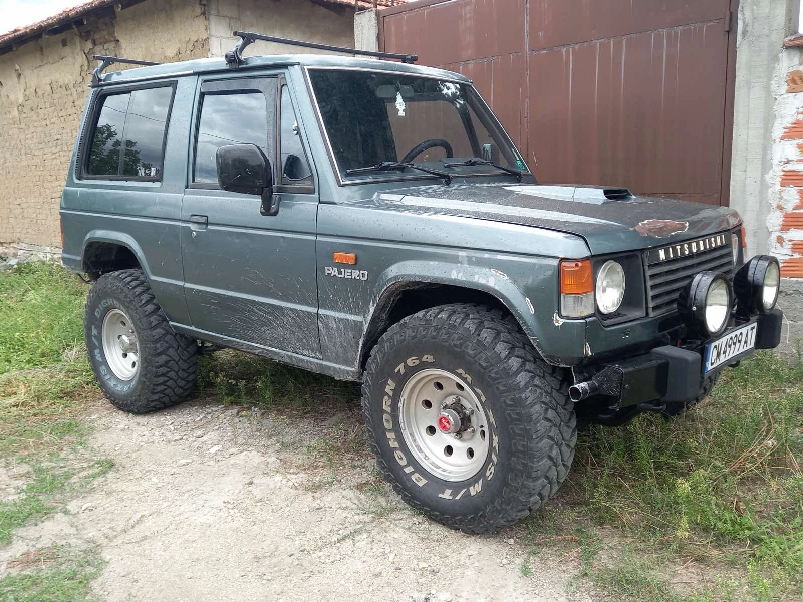 Mitsubishi Pajero MK 1, снимка 2 - Автомобили и джипове - 54768604