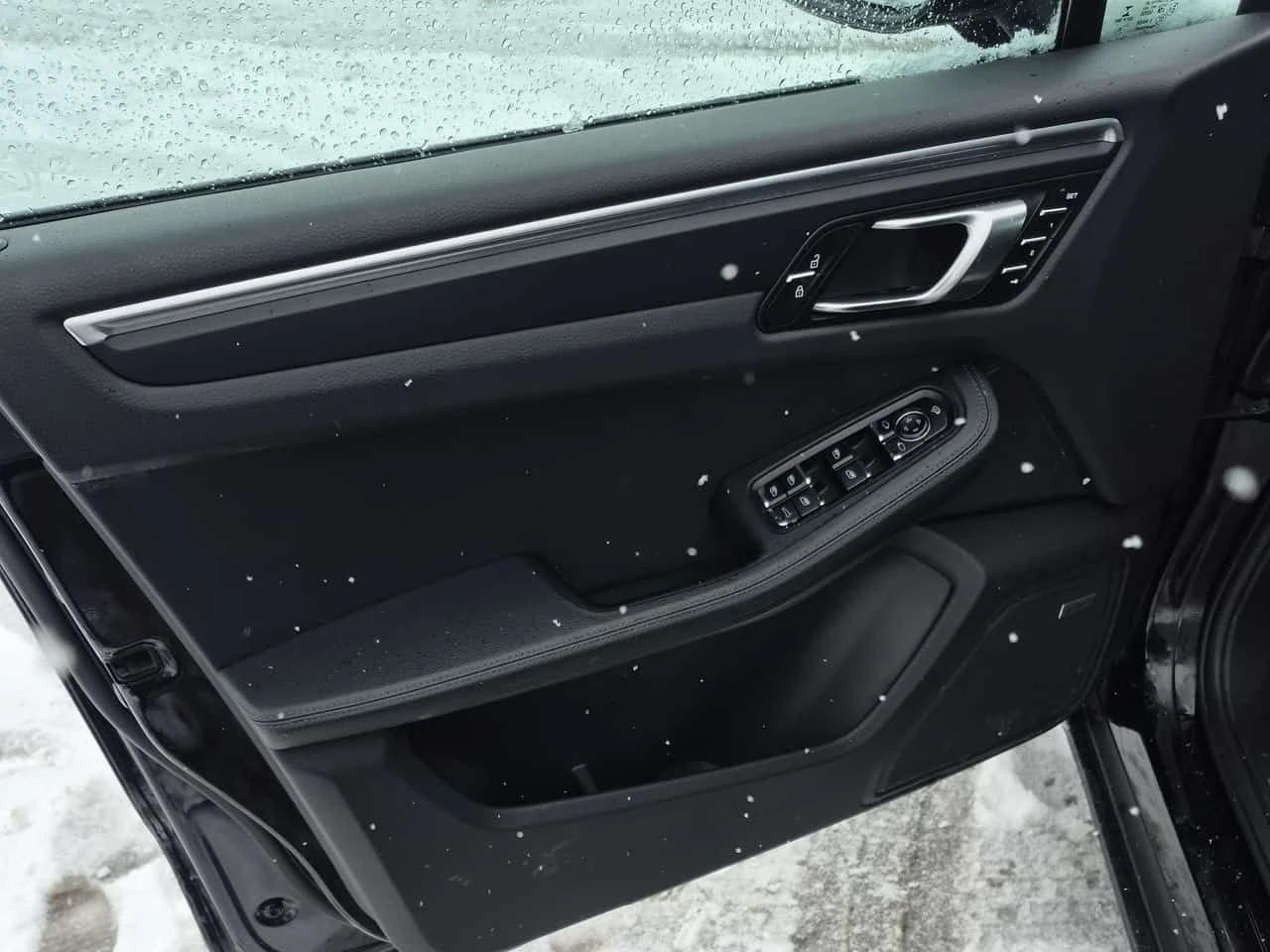 Porsche Macan * AWD * ПОДГРЕВ* ОБДУХВАНЕ* ПАНОРАМА* , снимка 10 - Автомобили и джипове - 55078853