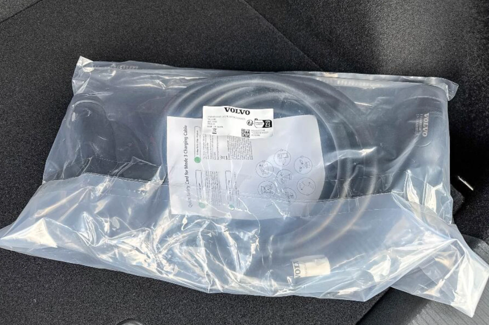 Volvo EX30 Volvo EX30 Plus Single Motor Extended Range 69kWh, снимка 14 - Автомобили и джипове - 55099873