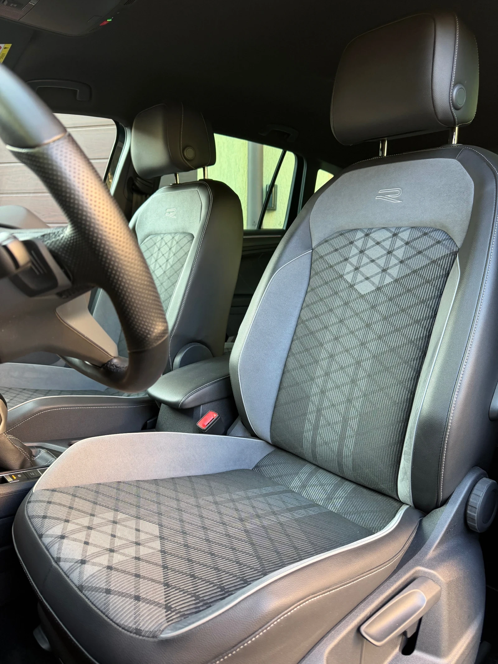 VW Tiguan R-Line-1.5TSI-150ps-59хил.км!, снимка 7 - Автомобили и джипове - 55155974
