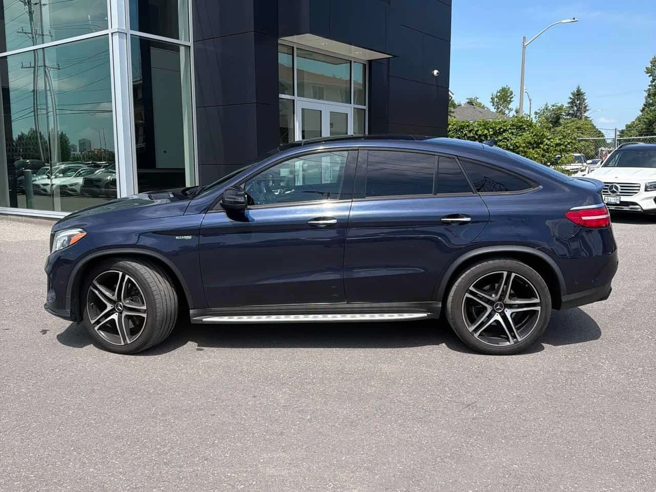 Mercedes-Benz GLE * AMG 43 * АВТОКРЕДИТ БЕЗ ПЪРВОНАЧАЛНА ВНОСКА* , снимка 2 - Автомобили и джипове - 55157027
